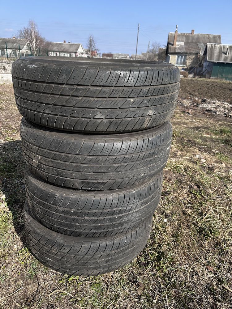 Комплект шин Versado 225/60 R18, чудовий стан, з Америки,без дефектів