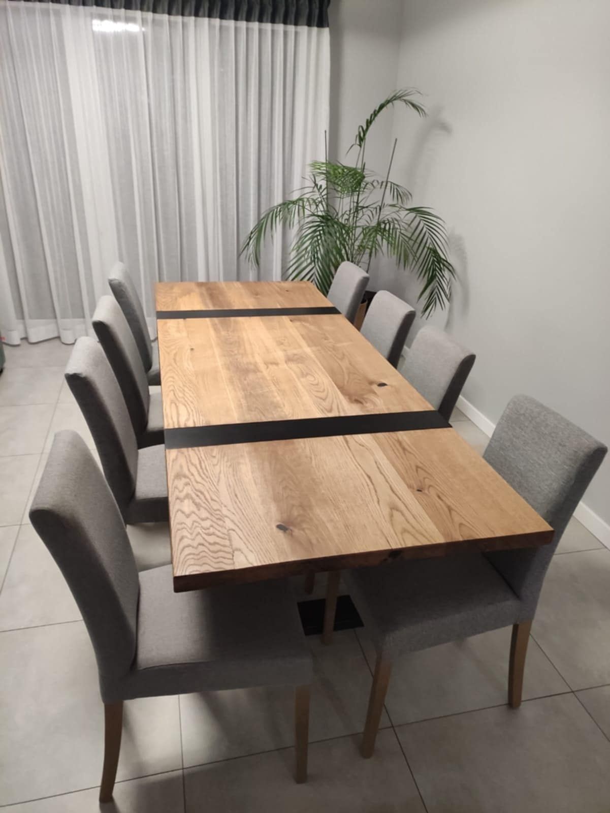 Sprzedam stół dębowy z litego drewna – 200x85x4 cm
Sprzedam stół dębow