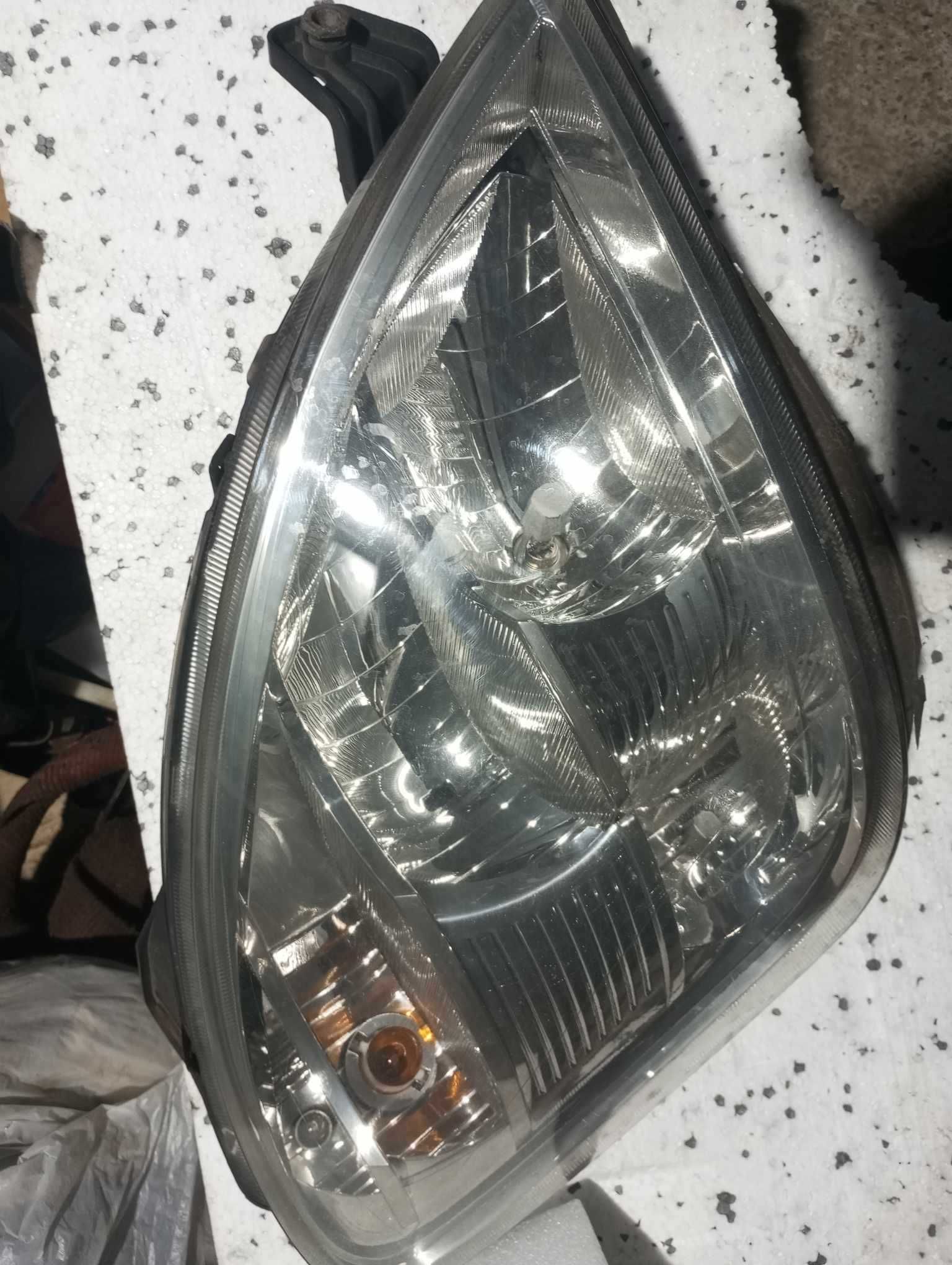 Lampy przednie IVECO daily