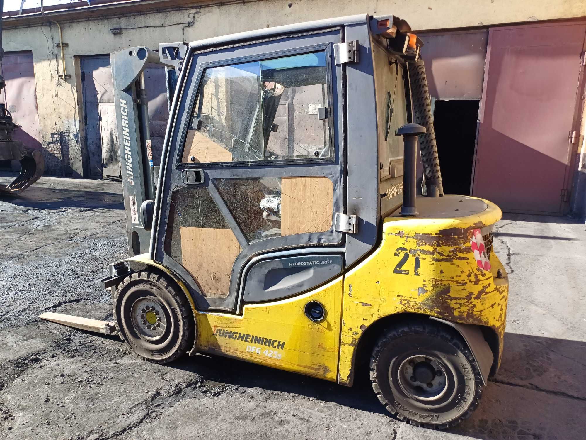 Wózek widłowy spalinowy JUNGEINRICH model DFG 425S, rok 2011