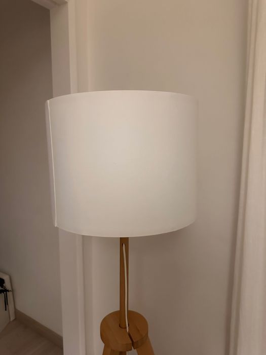 Candeeiro de pé da IKEA
