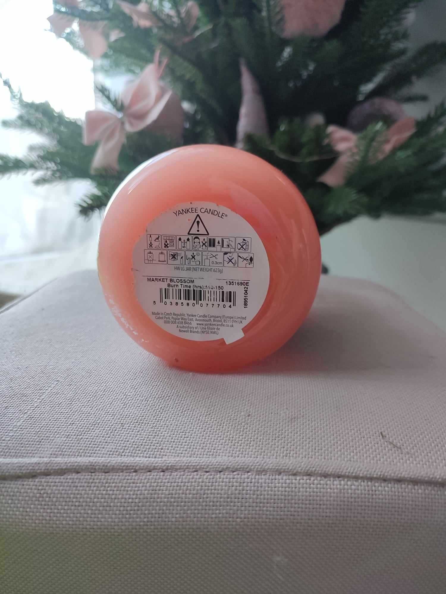 Market Blossom z 2018 roku palona raz, duża Yankee Candle, poziomki