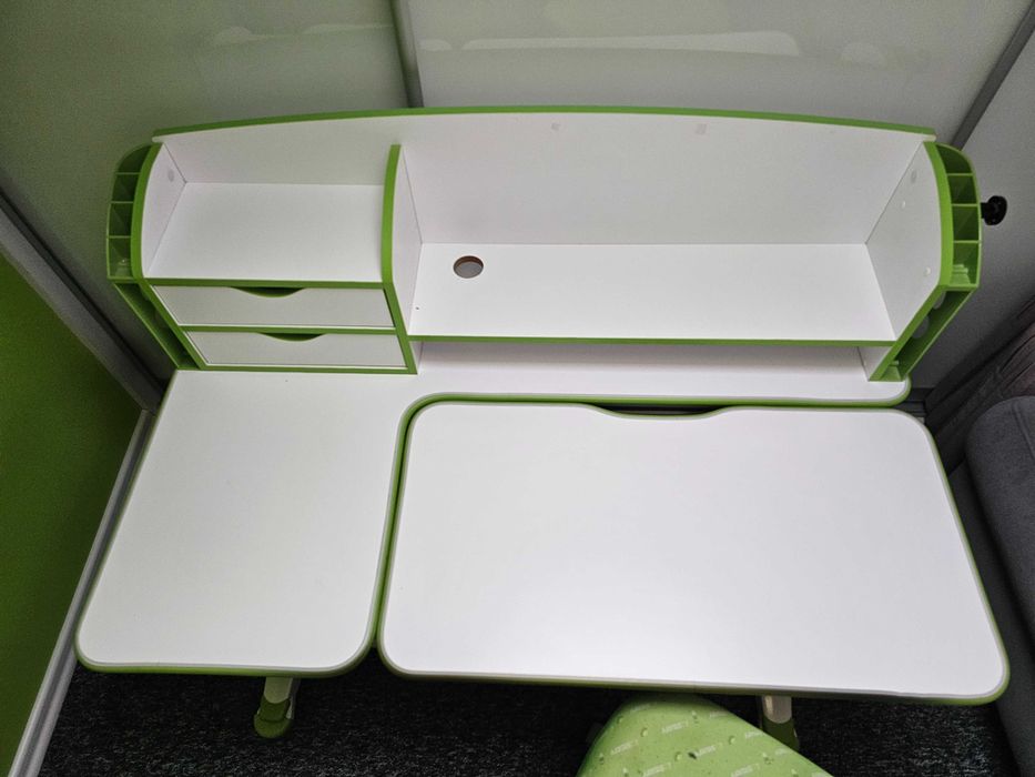 Biurko rosnące z dzieckiem + krzesło – regulowane, stan bardzo dobry!