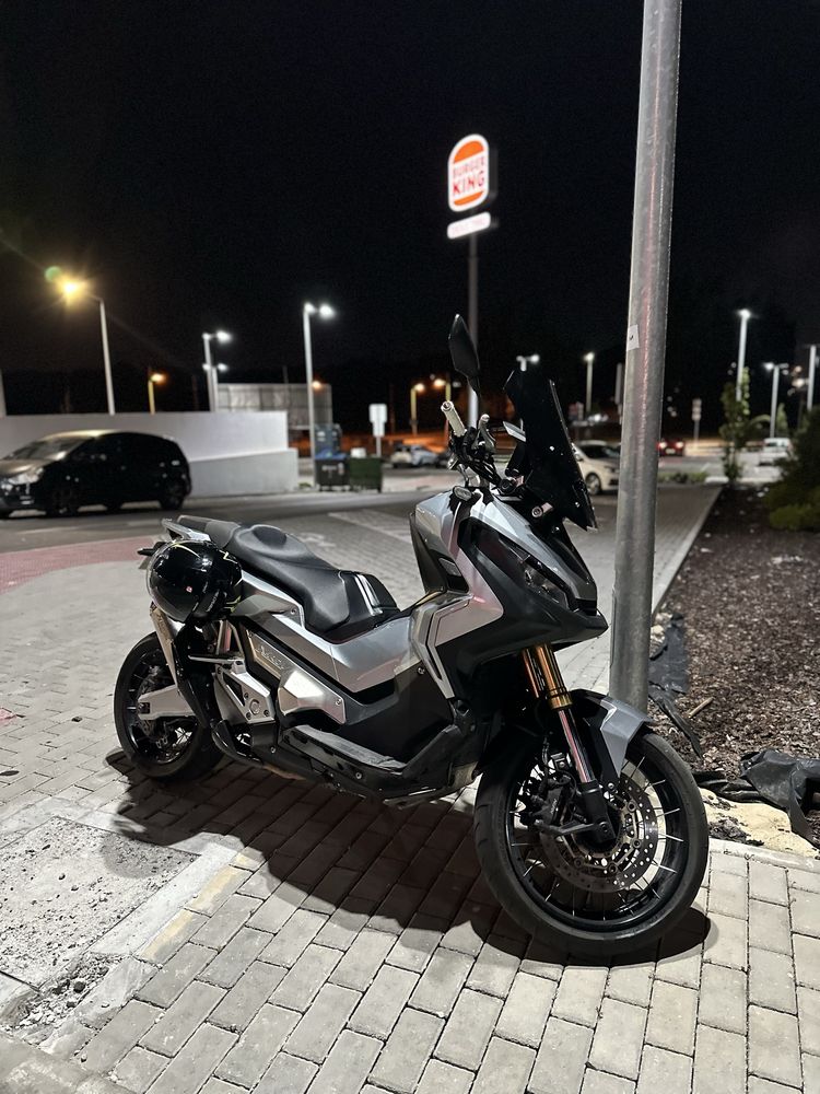 Honda Xadv 750.