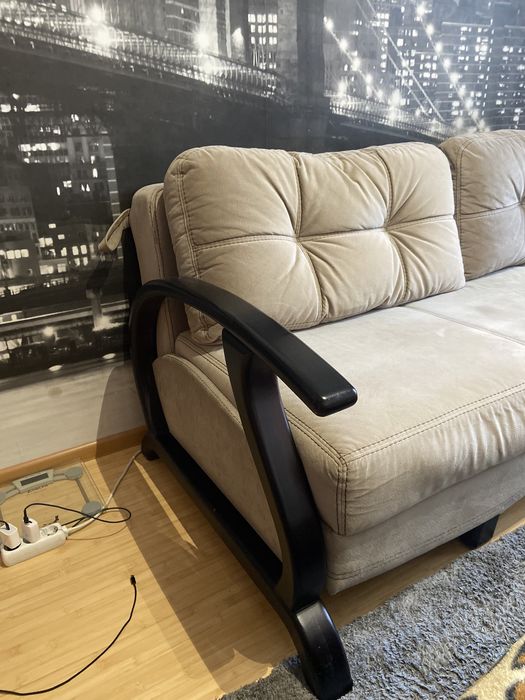 діван в чудовому стані