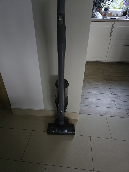 Odkurzacz pionowy Miele Triflex