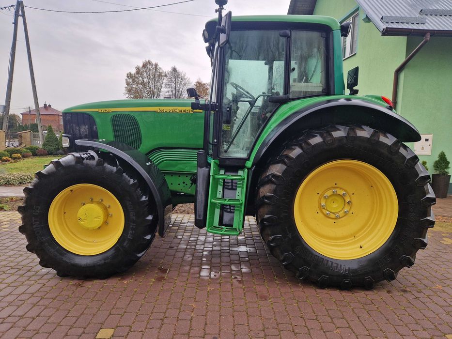 Ciągnik John Deere  6820