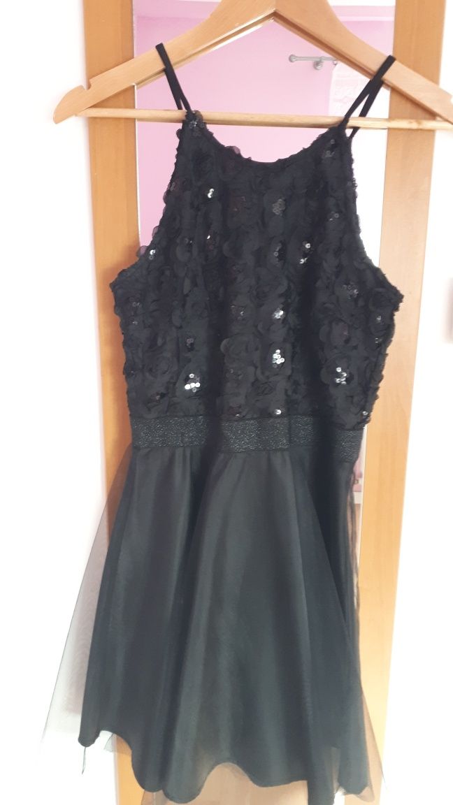 Sukienka czarna z tiulem