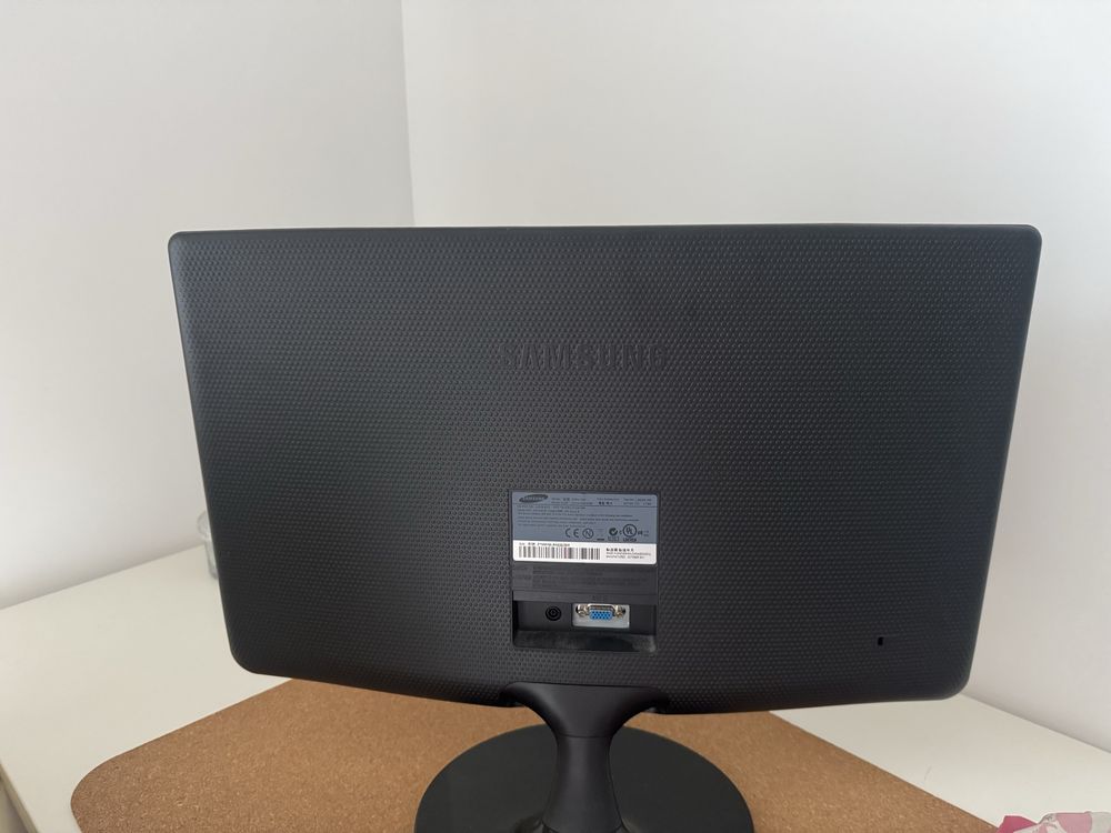Monitor SyncMaster SA100 e Teclado Microsoft