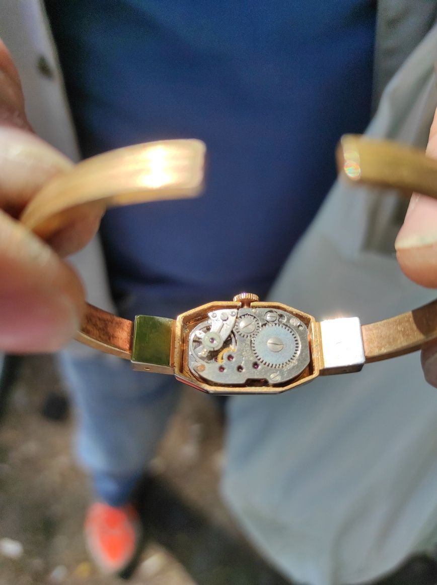 Szwajcarskie zegarki damskie
