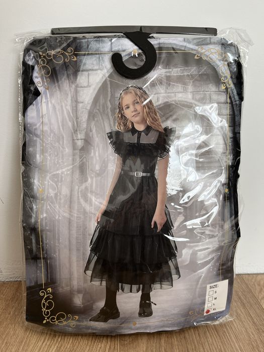 Sukienka Wednesday Addams 134-140 halloween / karnawal