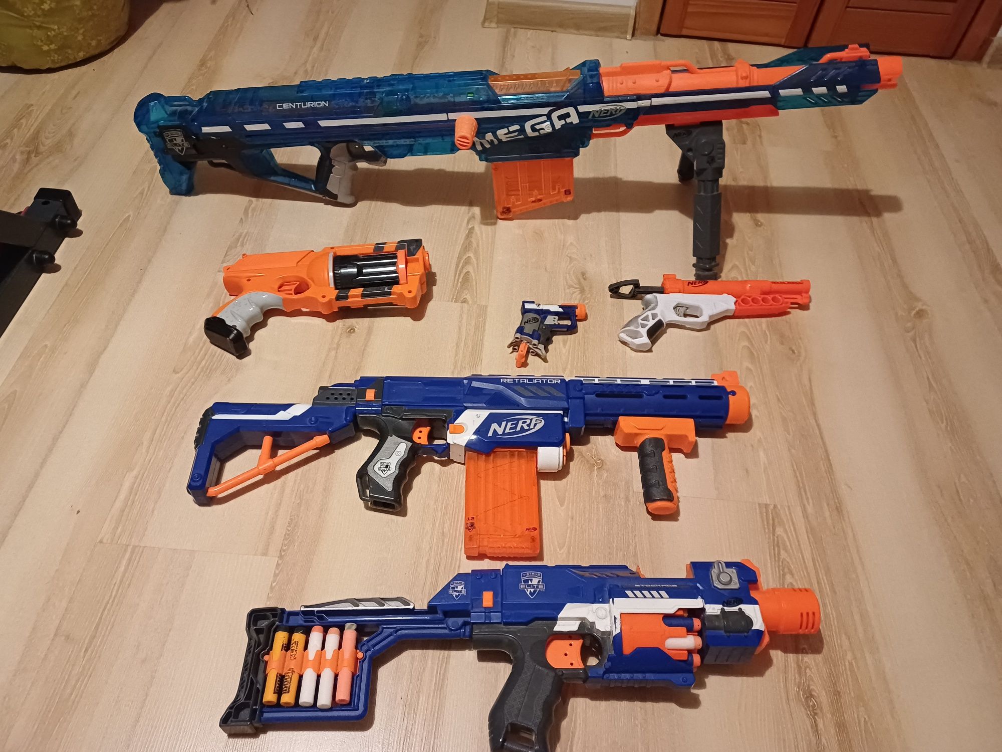 Nerfy 6 sztuk (centurion,stockade,retaliator,jolt,itp)