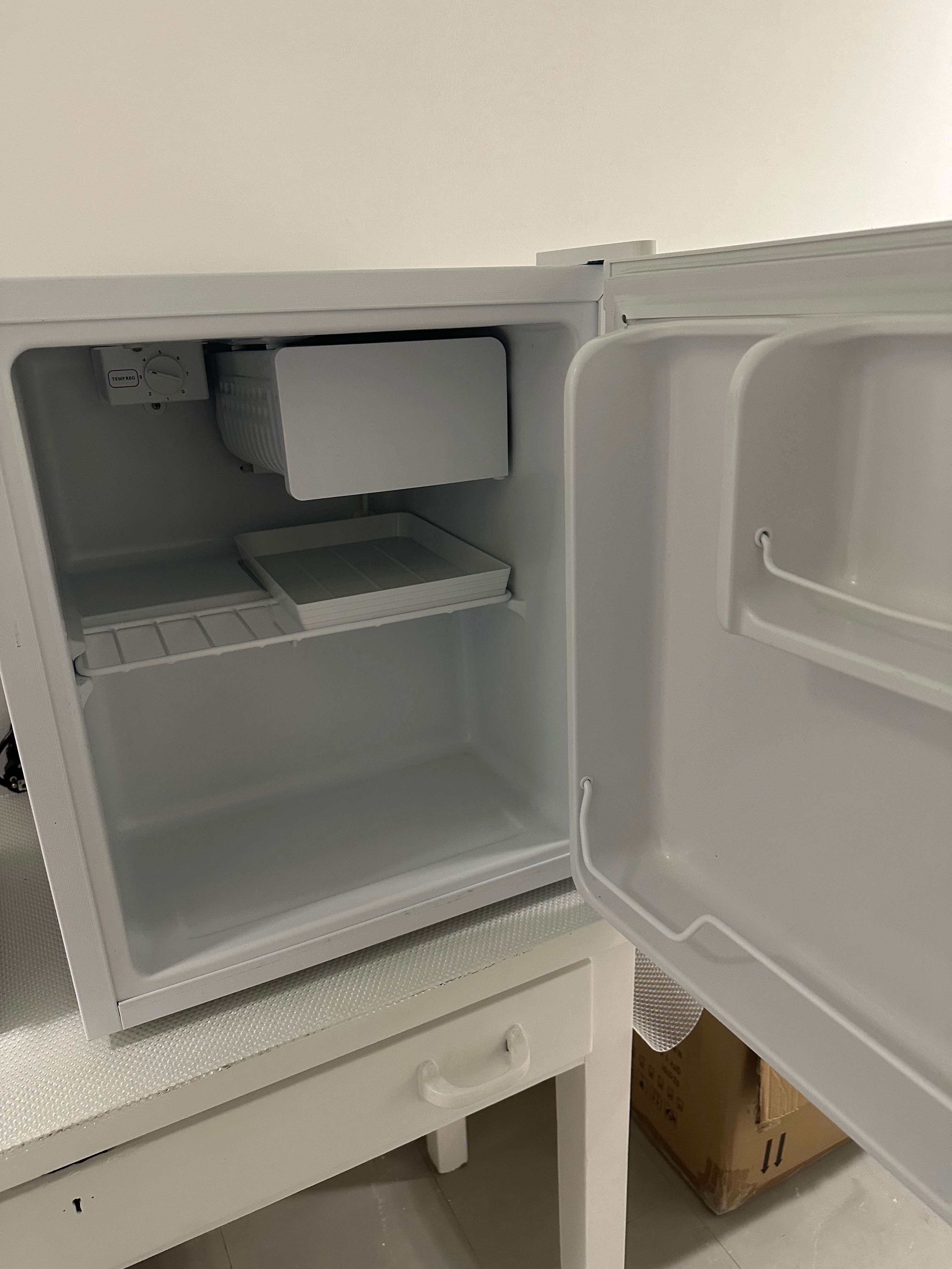 Frigorífico Mini Bar KUNFT - branco - como novo