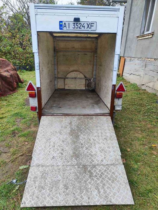 Легковий пречіп, одноосний.