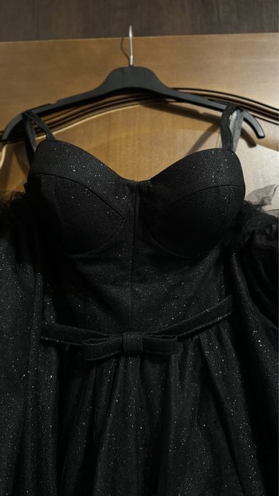 Вечірня/випускна сукня, чорна з блискітками