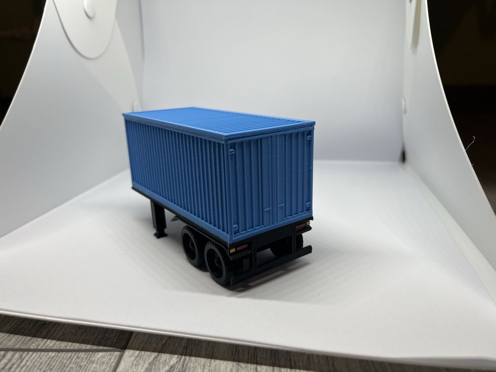 Model naczepy kontenerowej 1:43