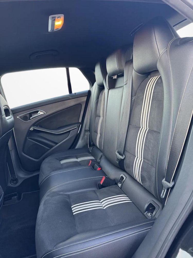MERCEDES-BENZ CLA 200D AUTO AMG FULL EXTRAS IMPECÁVEL COMO NOVA