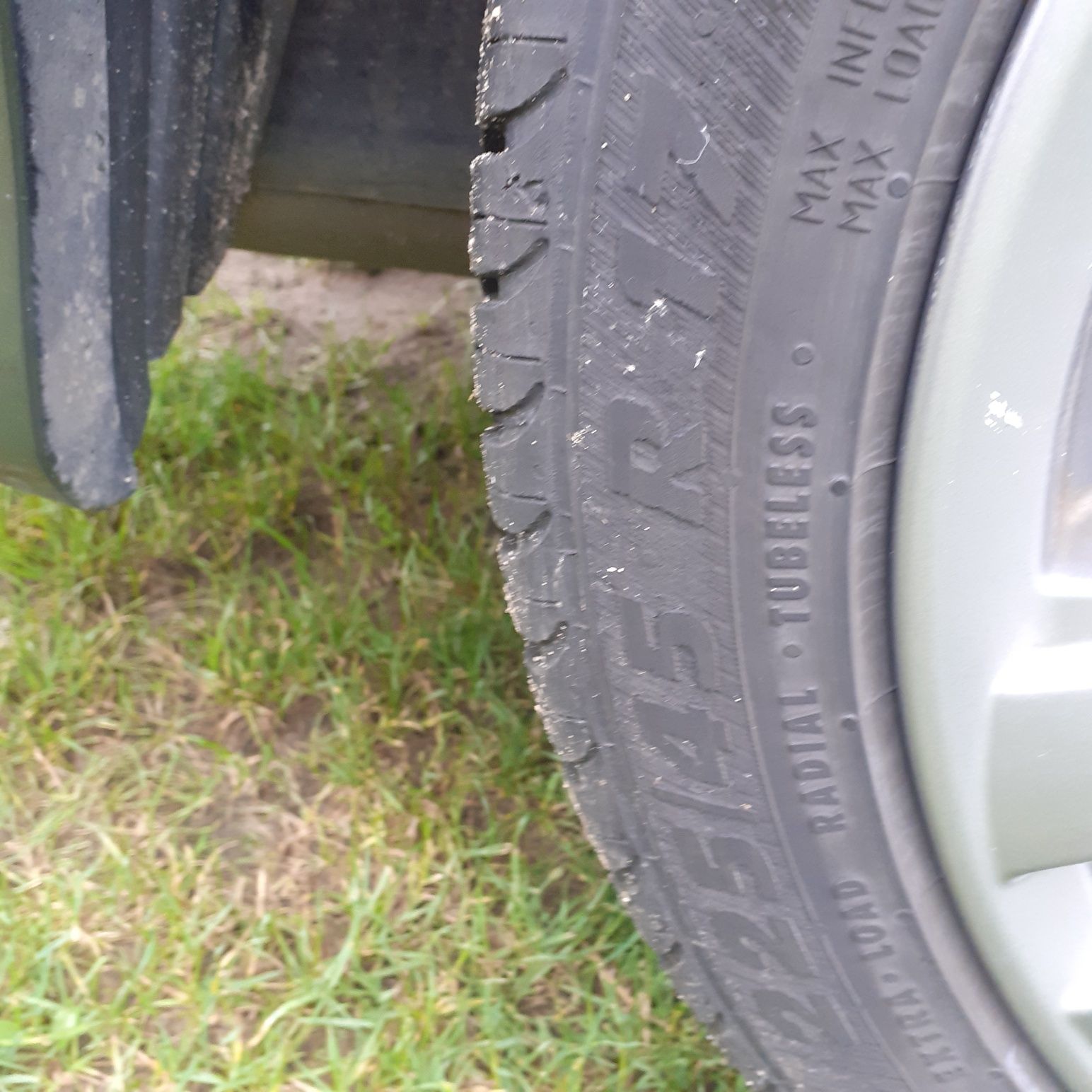 Sprzedam opony letnie lub całe koła 225 45 R17 stan BDB