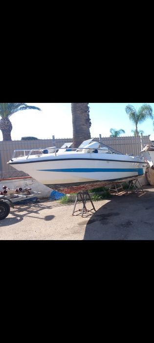 Łódź motorówka jacht