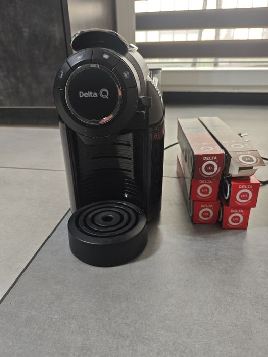 Ekspres kapsułkowy Delta Q plus kapsułki