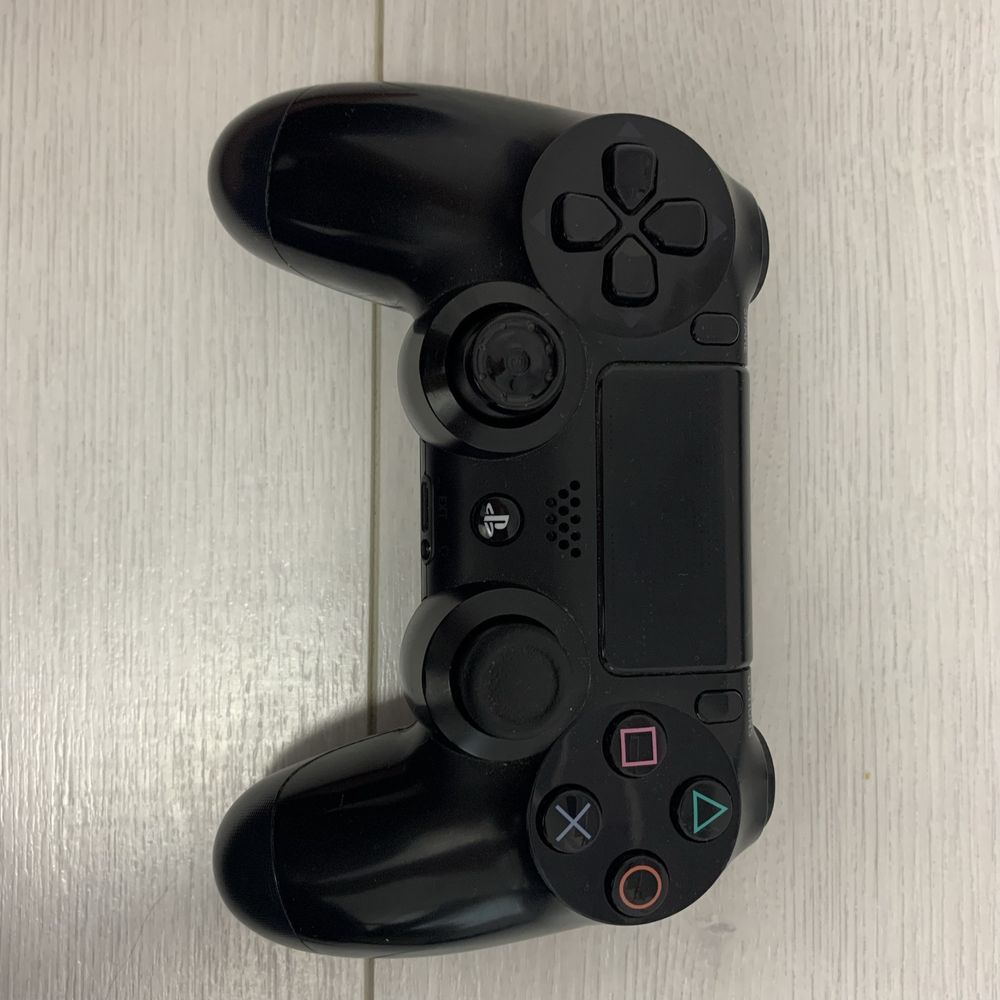 PlayStation 4 два джойстика та Fifa 2020, Gta 5, MK XL, Fortnite, WOT.