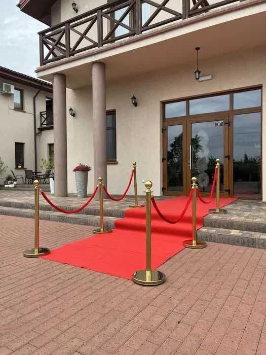 WYNAJEM CAŁA POLSKA! Czerwony dywan + słupki hotelowe / odgradzające!