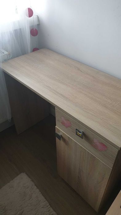 Biurko używane w jasnym kolorze