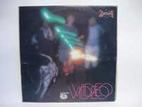 2 plus 1 -Video winyl retro