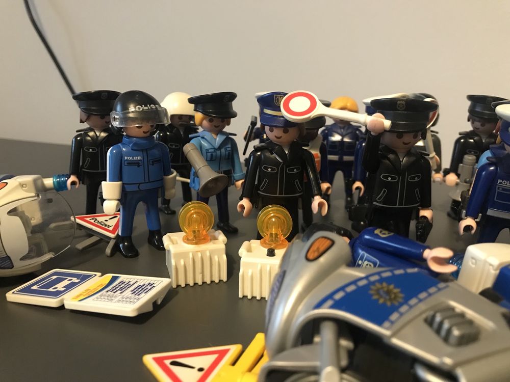 Playmobile - Policjanci plus akcesoria