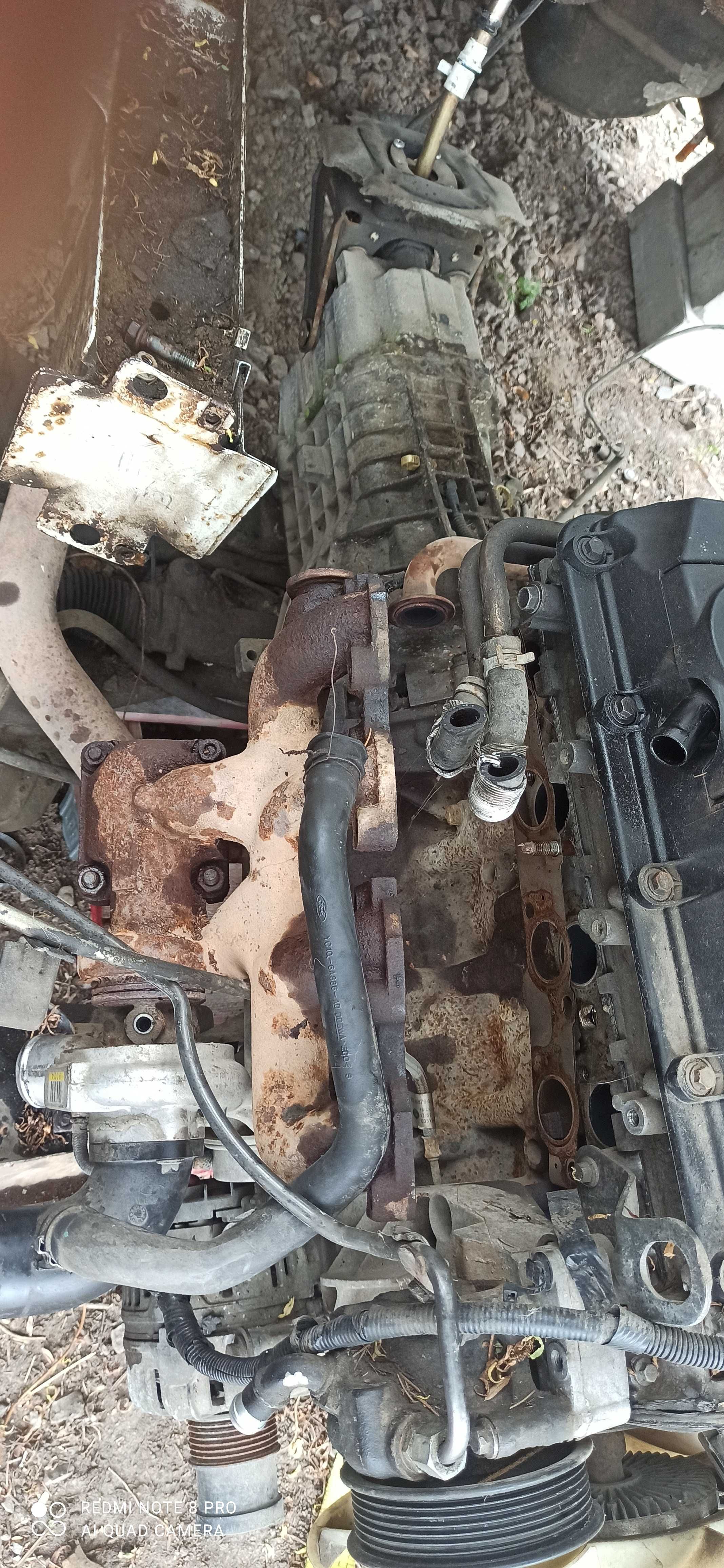 Silnik 2, 4  ze skrzynią biegów Ford transit 2005
