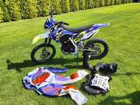 Sprzedam Crossa Barton NXT 150  plus akcesoria do motoru