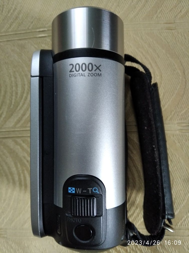 Відеокамера CANON FS 306