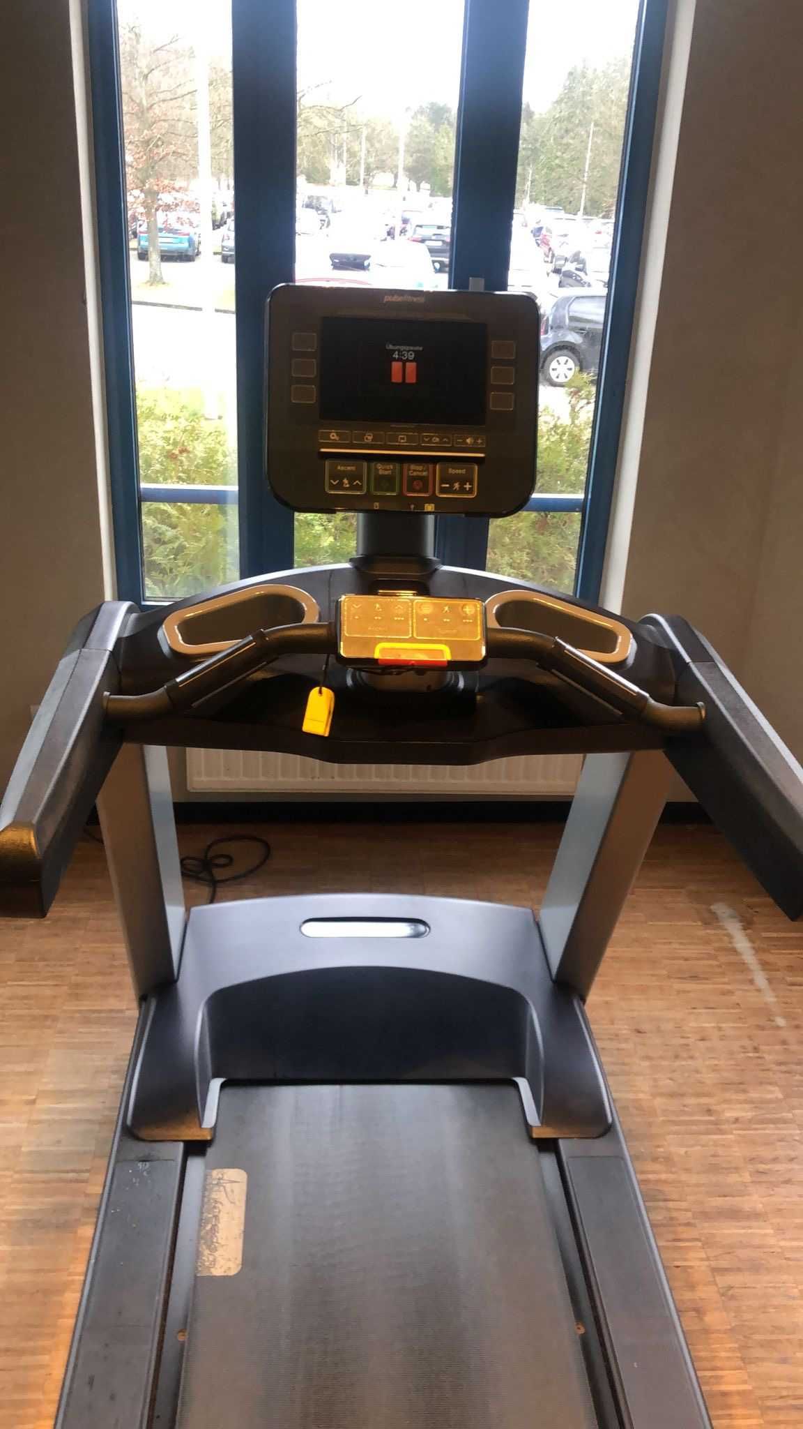 Bieżnie Pulse Fitness, FUSION RUN 260G, wyświetlacz TFT 10"