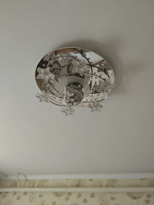 Продам люстру робочу