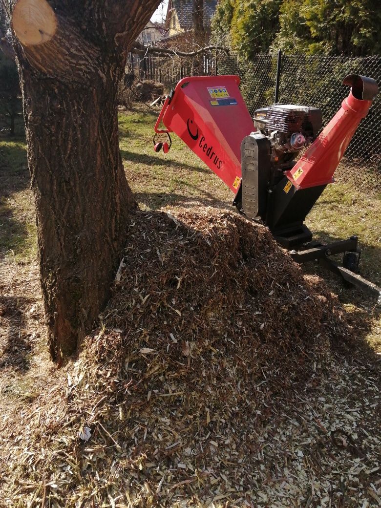 Wynajem rębak/rozdrabniacz do gałęzi cedrus rb04