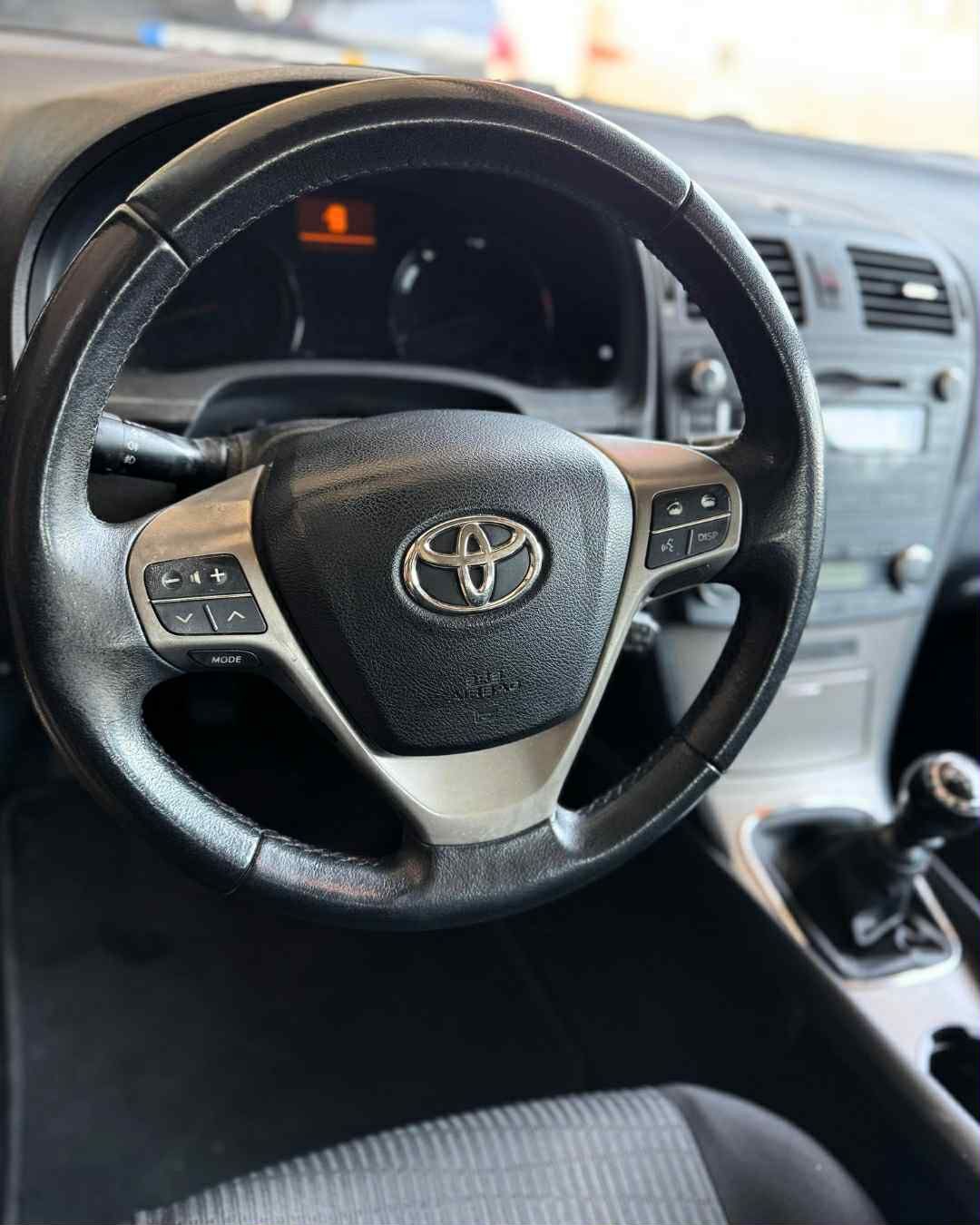 Toyota Avensis D4-D baixa Quilometragem