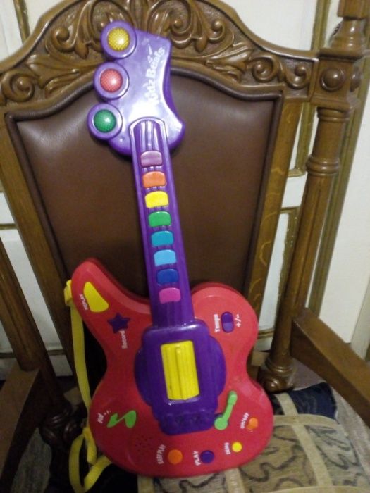 Музыкальная игрушка Гитара детская Kidz Beats (свет, звук )