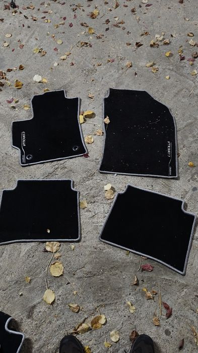 Oryginalne dywaniki welurowe toyota corolla