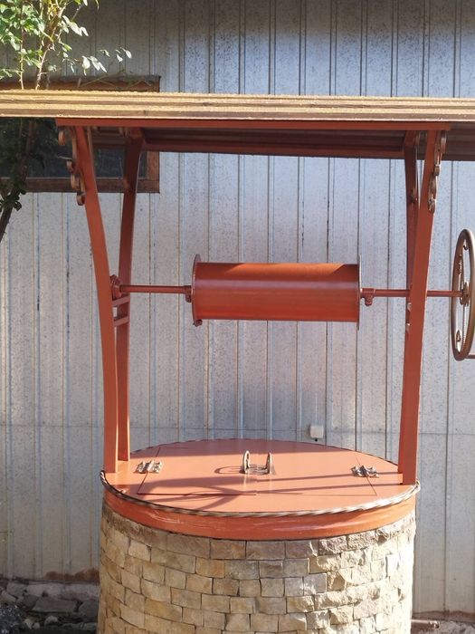 Кований на криницю навіс, хатинка, дашок