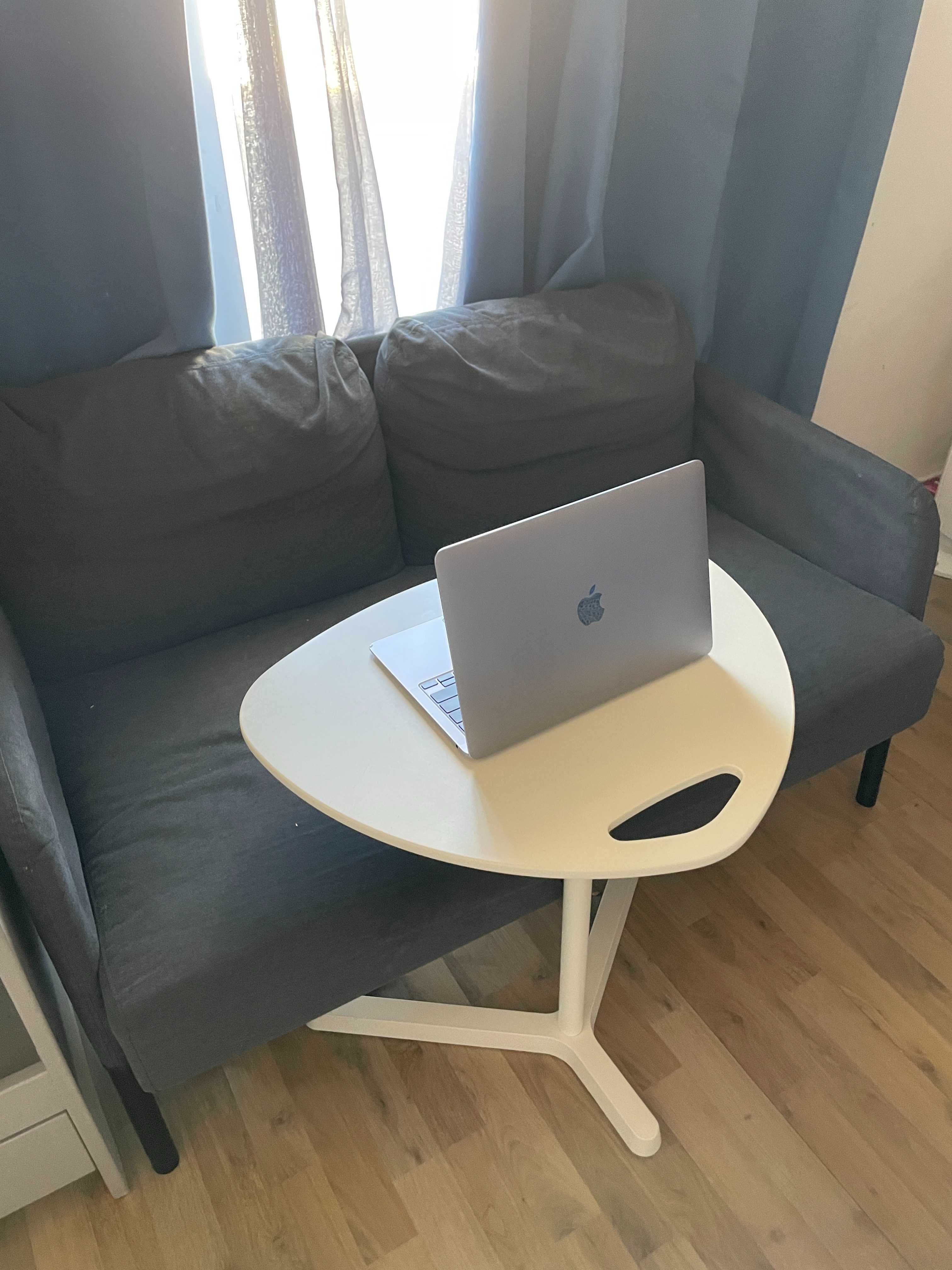 Mesa portátil IKEA para portátil ou leitura