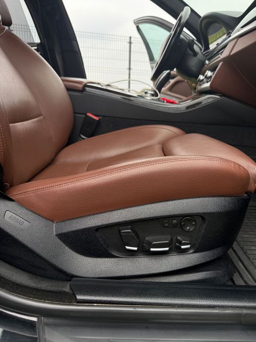 BMW F10 530d • 2010 • 245 KM • Automat • Bogata wersja wyposażenia