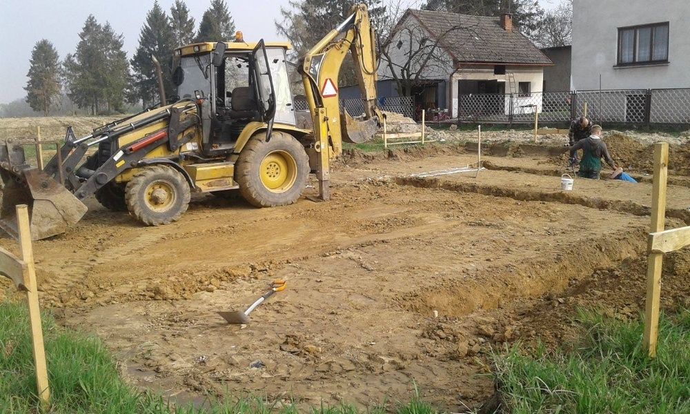 Utrzymanie zieleni koszenie poboczy wałów trawy odśnieżanie wycinka