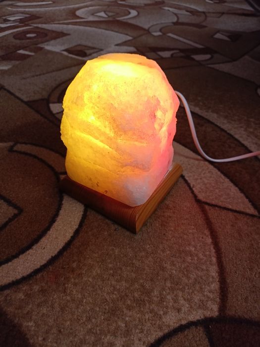Соляна лампа, світильник