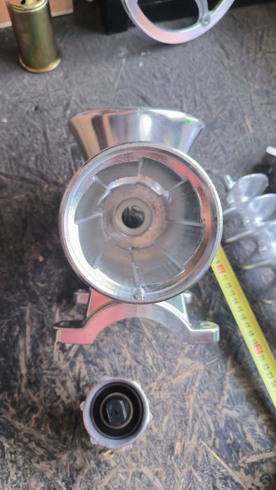 Алюминиевая мясорубка 32, ручная или под электродвигатель промышленная