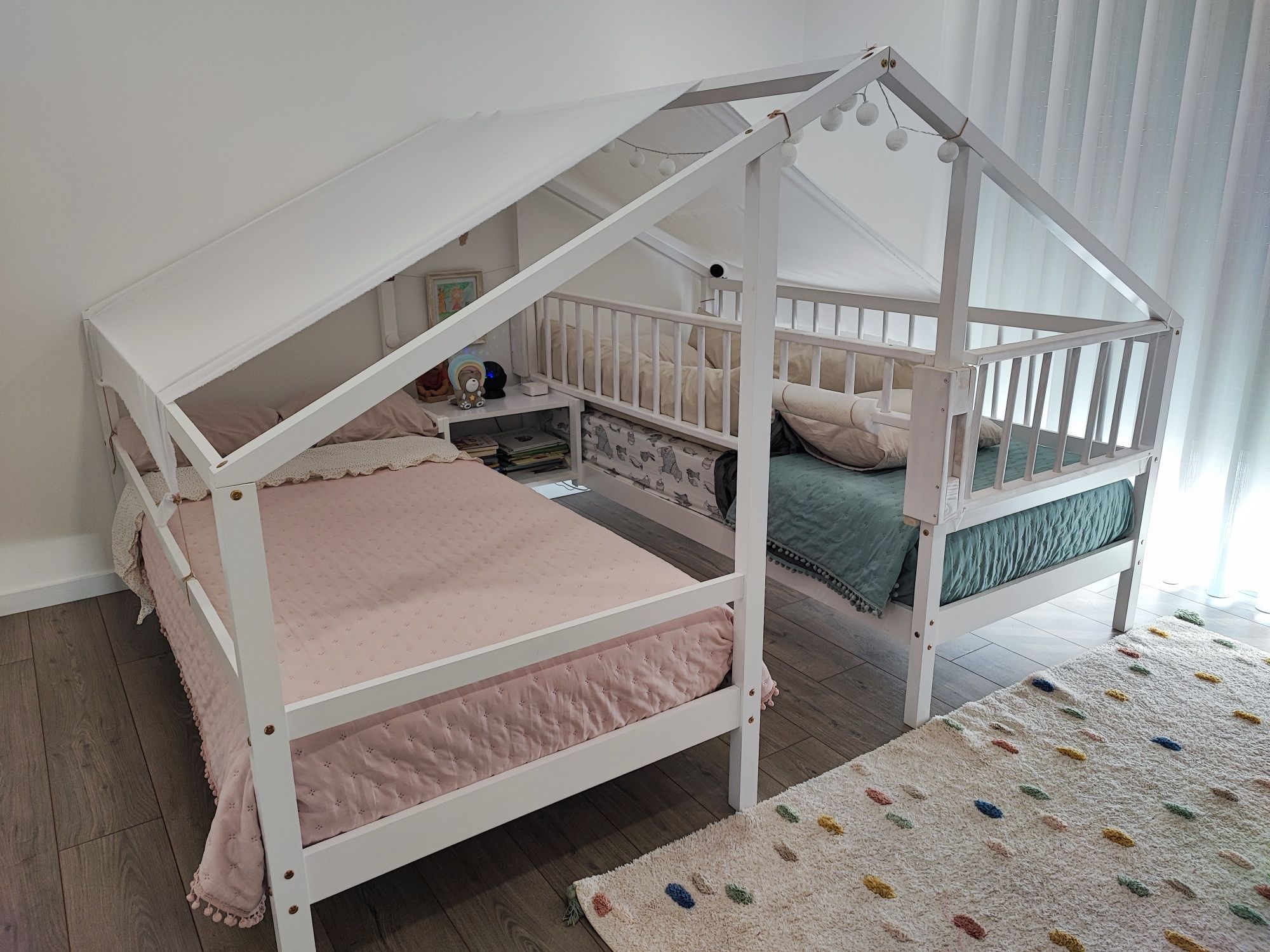 Cama casinha dupla