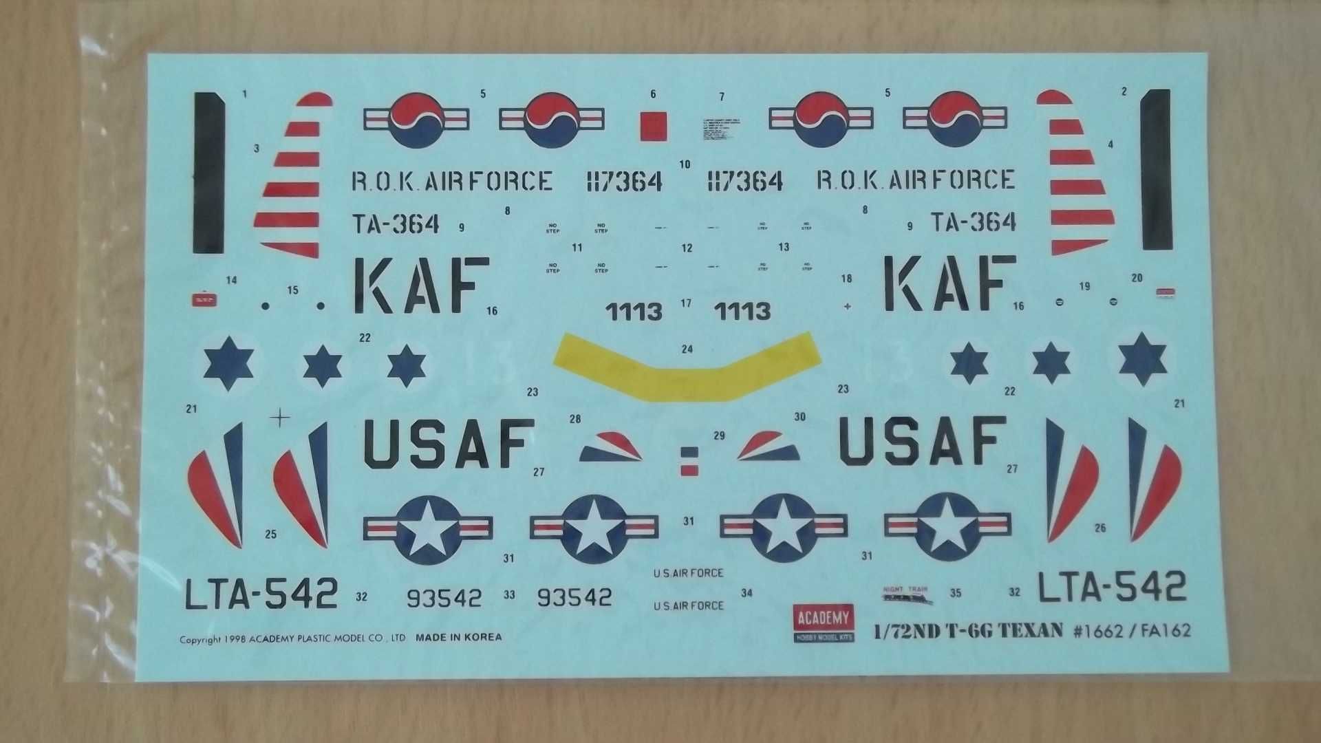 Kit Academy 1/72 - North American T-6G Texan