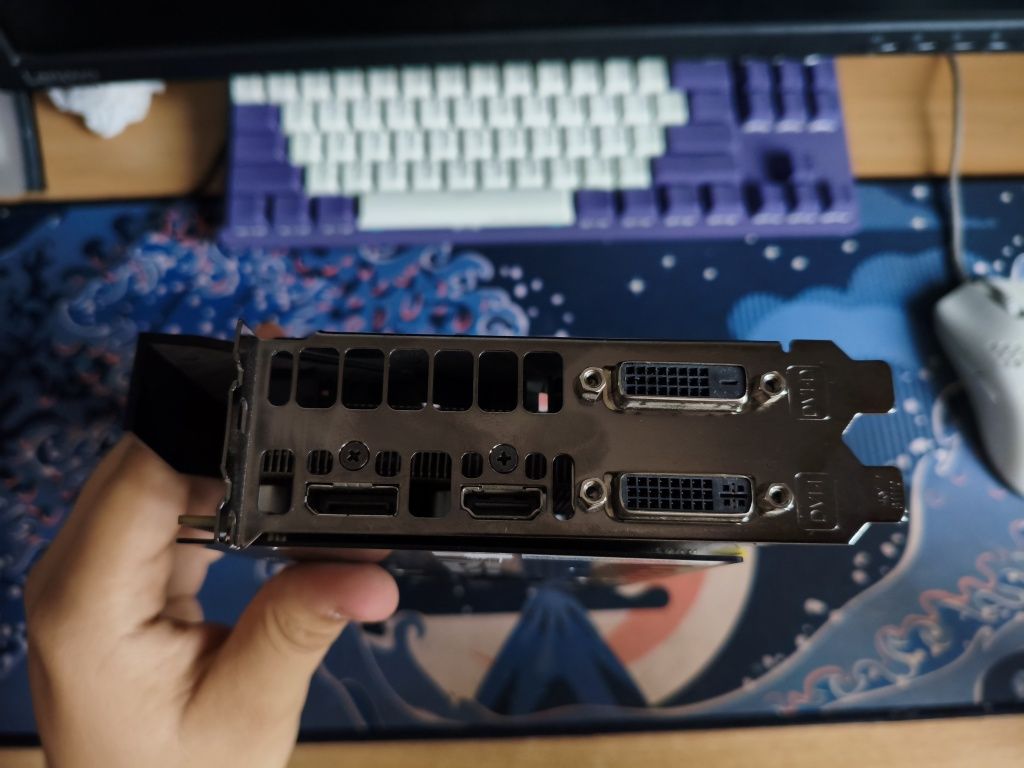 Продам видеокарту ASUS Radeon R9 380 STRIX 4GB — состояние отличное