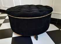 Pufa Chesterfield Black