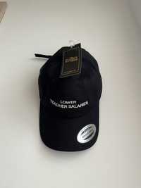 Nowa czarna czapka z daszkiem i białym napisem Unisex 100% bawełna