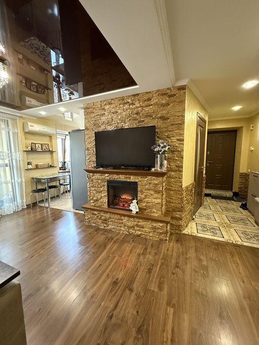 3к.кв з ремонтом , меблями і технікою , вул. Маланюка !